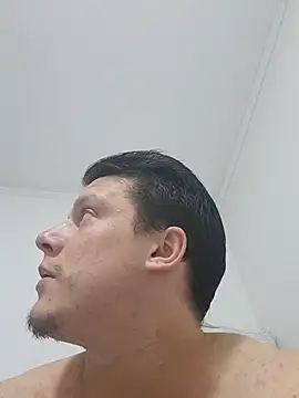 Snapshot of RAFAEL18-3_ chatting on 10-05-25, 11:02 RAFAEL18-3  online show from 10-05-25, 11:02