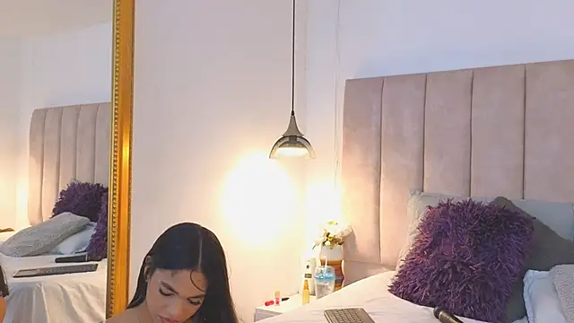 Snapshot of arianaa_miller_ chatting on 09-08-25, 07:24 arianaa miller online show from 09-08-25, 07:24