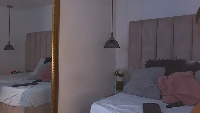 Snapshot of arianaa_miller_ chatting on 09-27-25, 08:03 arianaa miller online show from 09-27-25, 08:03