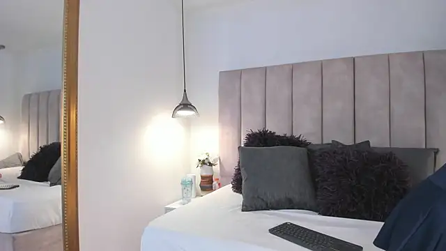 Snapshot of arianaa_miller_ chatting on 11-21-25, 07:45 arianaa miller online show from 11-21-25, 07:45