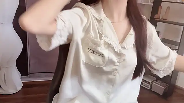 Shenlly online show from 07-30-26, 01:15