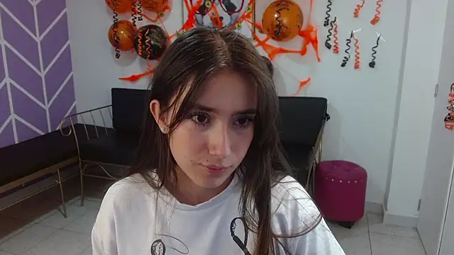 Snapshot of Adhara_Kitten chatting on 10-21-25, 01:01 Adhara Kitten online show from 10-21-25, 01:01