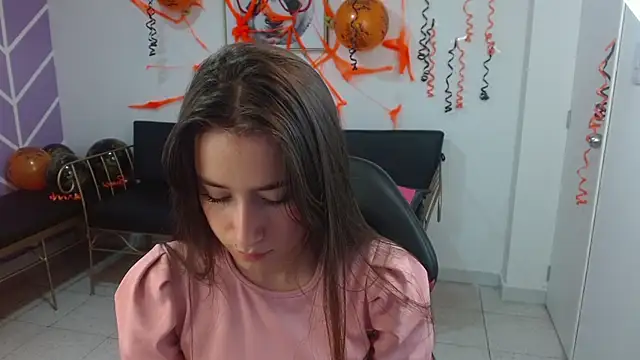 Snapshot of Adhara_Kitten chatting on 10-24-25, 01:07 Adhara Kitten online show from 10-24-25, 01:07