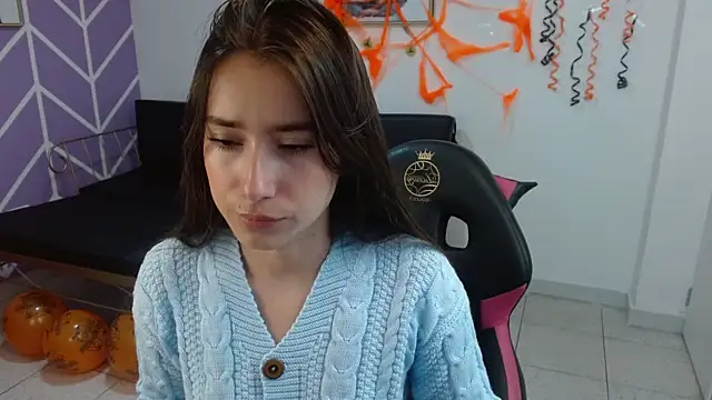 Snapshot of Adhara_Kitten chatting on 10-28-25, 01:03 Adhara Kitten online show from 10-28-25, 01:03