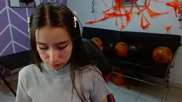 Snapshot of Adhara_Kitten chatting on 11-06-25, 01:12 Adhara Kitten online show from 11-06-25, 01:12