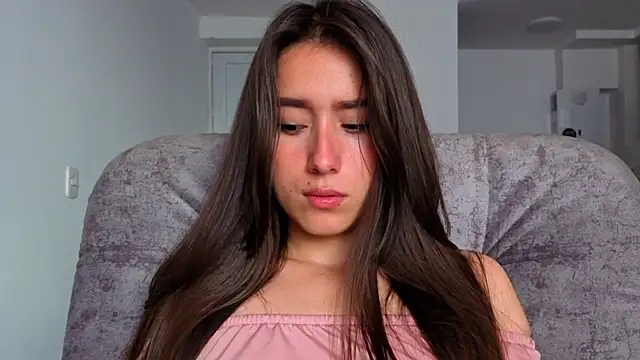 Adhara Kitten online show from 04-18-26, 01:48