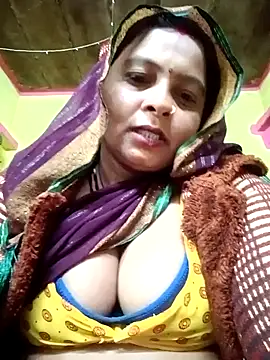 Snapshot of Hot_komal1 chatting on 12-21-25, 11:45 Hot komal1 online show from 12-21-25, 11:45