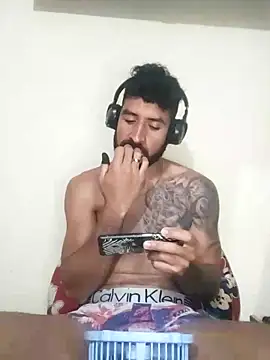 Alexsexygamer online show from 12-17-25, 08:04