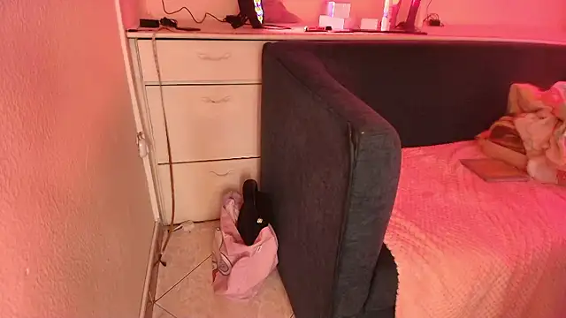 Terraelowen online show from 10-10-25, 11:42