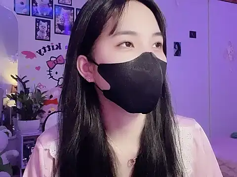 Snapshot of keelinnn19 chatting on 10-31-25, 11:33 keelinnn19 online show from 10-31-25, 11:33