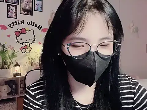 Snapshot of keelinnn19 chatting on 12-15-25, 06:56 keelinnn19 online show from 12-15-25, 06:56