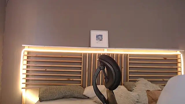 PaulEvens online show from 02-07-26, 01:04