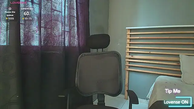 Snapshot of PaulEvens chatting on 07-23-26, 03:10 PaulEvens online show from 07-23-26, 03:10