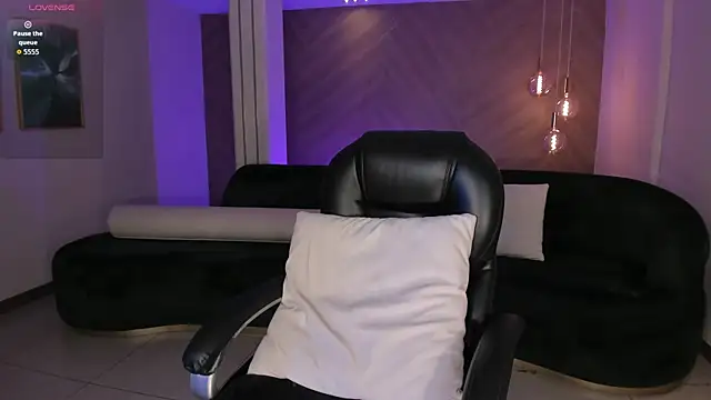 MiaLaurence online show from 02-27-26, 07:58