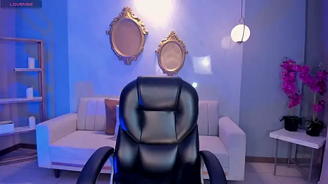 MiaLaurence online show from 03-20-26, 07:30