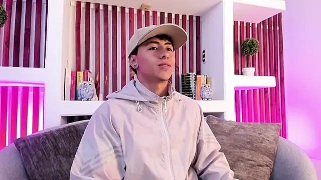 Snapshot of Troy_dalton chatting on 09-27-25, 06:57 Troy dalton online show from 09-27-25, 06:57