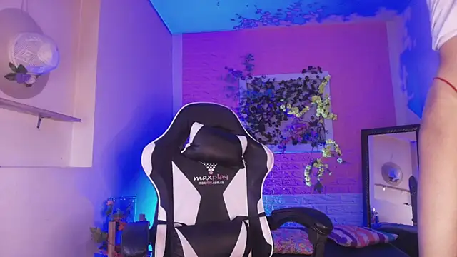 Katy bratz  online show from 11-09-25, 07:56