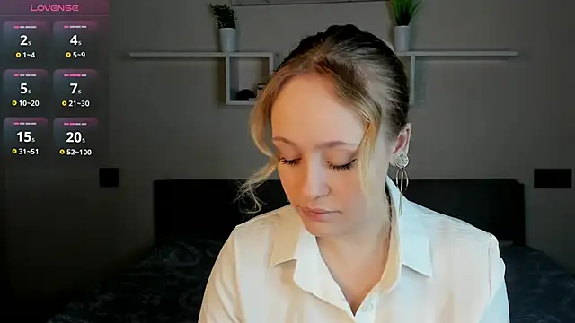 Snapshot of Julliakoill chatting on 11-29-25, 07:33 Julliakoill online show from 11-29-25, 07:33