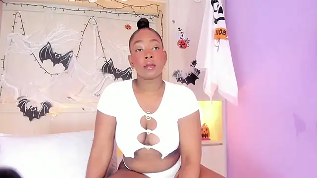 CassiieLondon online show from 10-25-25, 03:58