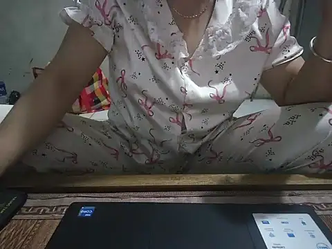 Snapshot of Xue_weng chatting on 06-07-26, 02:59 Xue weng online show from 06-07-26, 02:59