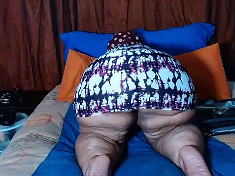 Snapshot of BOUNCINGASSX chatting on 02-18-26, 02:18 BOUNCINGASSX online show from 02-18-26, 02:18