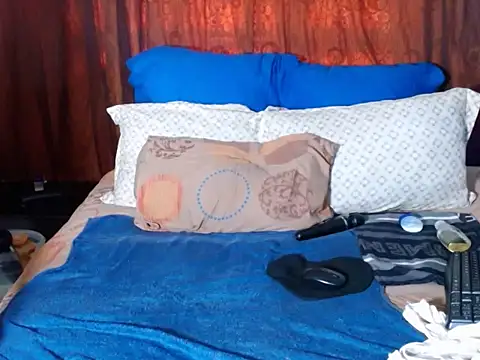 Snapshot of BOUNCINGASSX chatting on 03-08-26, 12:31 BOUNCINGASSX online show from 03-08-26, 12:31