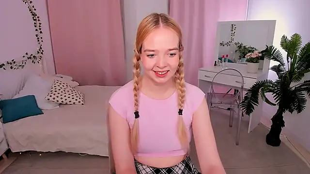 BellaMontgomery online show from 10-10-25, 09:25