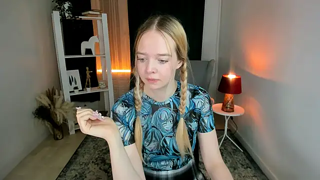 BellaMontgomery online show from 12-14-25, 10:25