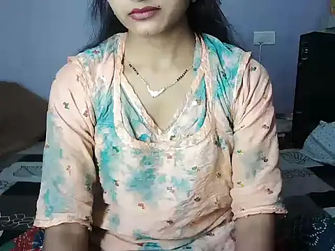Snapshot of ROSE_GOLDE chatting on 06-05-26, 05:47 ROSE GOLDE online show from 06-05-26, 05:47