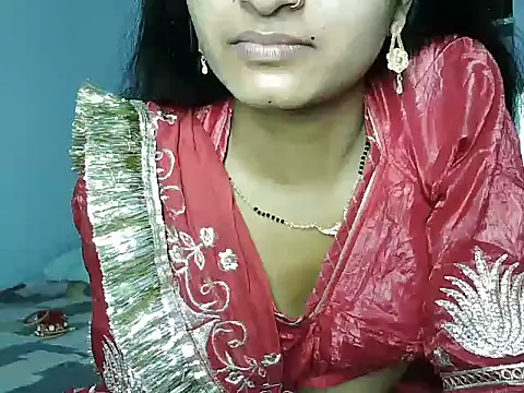 Snapshot of ROSE_GOLDE chatting on 06-14-26, 10:01 ROSE GOLDE online show from 06-14-26, 10:01