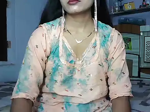 Snapshot of ROSE_GOLDE chatting on 06-18-26, 05:51 ROSE GOLDE online show from 06-18-26, 05:51