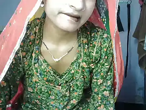 Snapshot of ROSE_GOLDE chatting on 06-23-26, 05:27 ROSE GOLDE online show from 06-23-26, 05:27