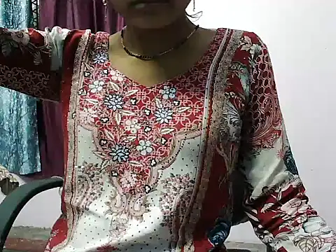 Snapshot of ROSE_GOLDE chatting on 07-18-26, 07:12 ROSE GOLDE online show from 07-18-26, 07:12