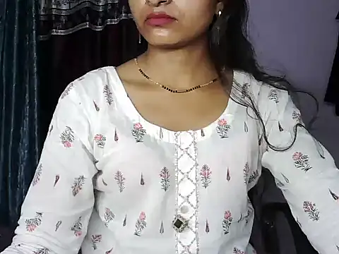 Snapshot of ROSE_GOLDE chatting on 07-19-26, 06:17 ROSE GOLDE online show from 07-19-26, 06:17