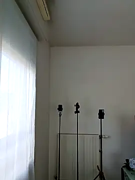 iamlalamilano online show from 04-20-26, 11:13