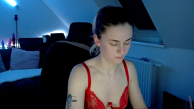 Melly4You online show from 04-08-26, 10:10