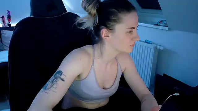 Melly4You online show from 04-21-26, 09:28