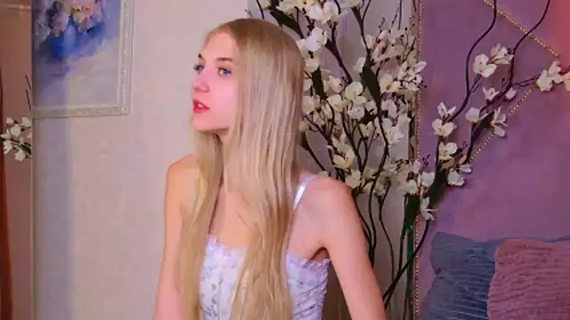 4example Chloe online show from 10-24-25, 10:33