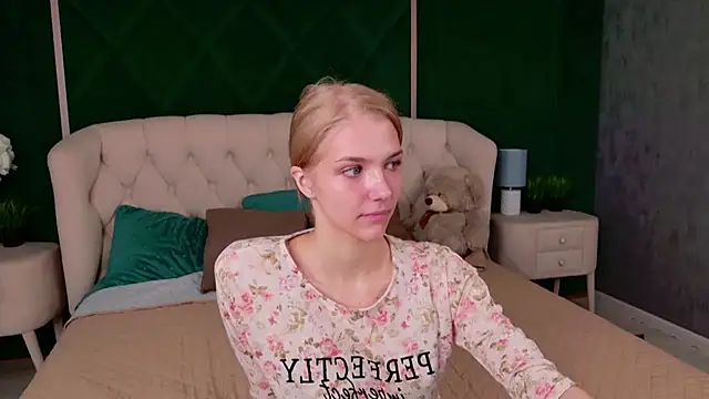 4example Chloe online show from 06-02-26, 05:31
