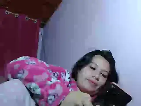 Snapshot of nina_kisslove chatting on 10-16-25, 01:39 nina kisslove online show from 10-16-25, 01:39