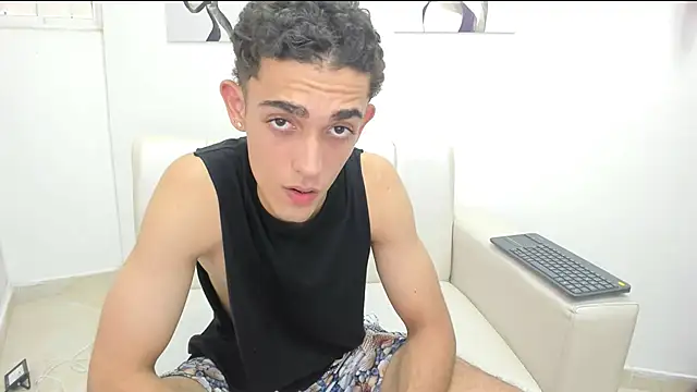 Snapshot of nathan_shimmer chatting on 09-18-25, 08:55 nathan shimmer online show from 09-18-25, 08:55