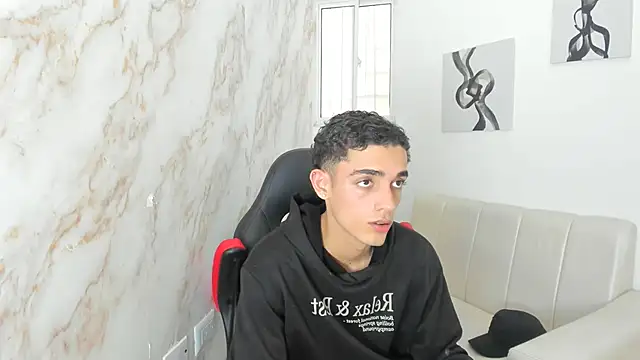 Snapshot of nathan_shimmer chatting on 09-21-25, 08:43 nathan shimmer online show from 09-21-25, 08:43