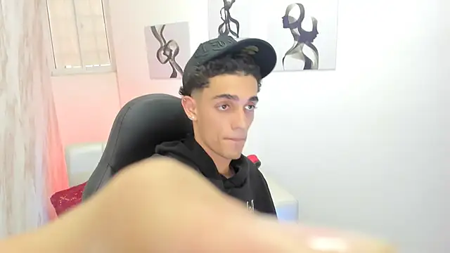 Snapshot of nathan_shimmer chatting on 09-25-25, 08:34 nathan shimmer online show from 09-25-25, 08:34