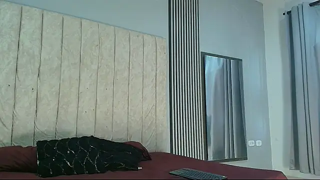 Snapshot of nathan_shimmer chatting on 09-29-25, 08:35 nathan shimmer online show from 09-29-25, 08:35