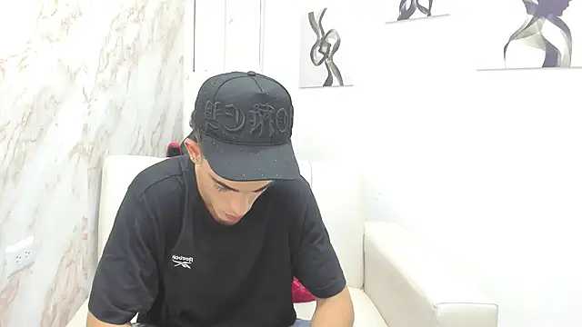 Snapshot of nathan_shimmer chatting on 09-30-25, 08:36 nathan shimmer online show from 09-30-25, 08:36