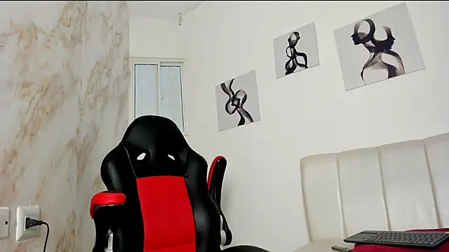 Snapshot of nathan_shimmer chatting on 10-15-25, 01:33 nathan shimmer online show from 10-15-25, 01:33