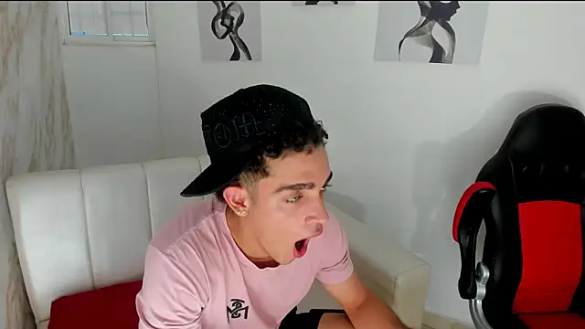 Snapshot of nathan_shimmer chatting on 10-17-25, 08:55 nathan shimmer online show from 10-17-25, 08:55