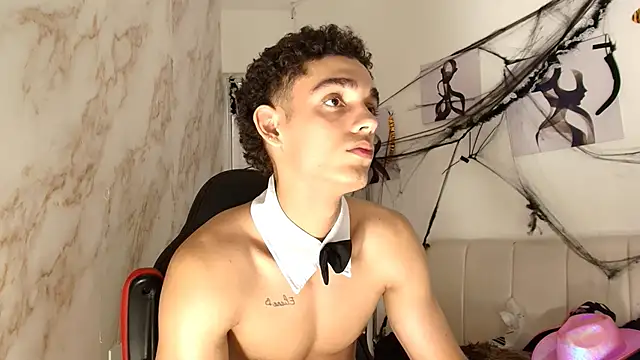 Snapshot of nathan_shimmer chatting on 10-27-25, 01:37 nathan shimmer online show from 10-27-25, 01:37