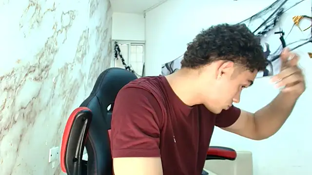 Snapshot of nathan_shimmer chatting on 10-29-25, 12:29 nathan shimmer online show from 10-29-25, 12:29