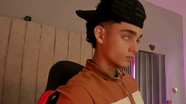 Snapshot of nathan_shimmer chatting on 11-03-25, 01:12 nathan shimmer online show from 11-03-25, 01:12